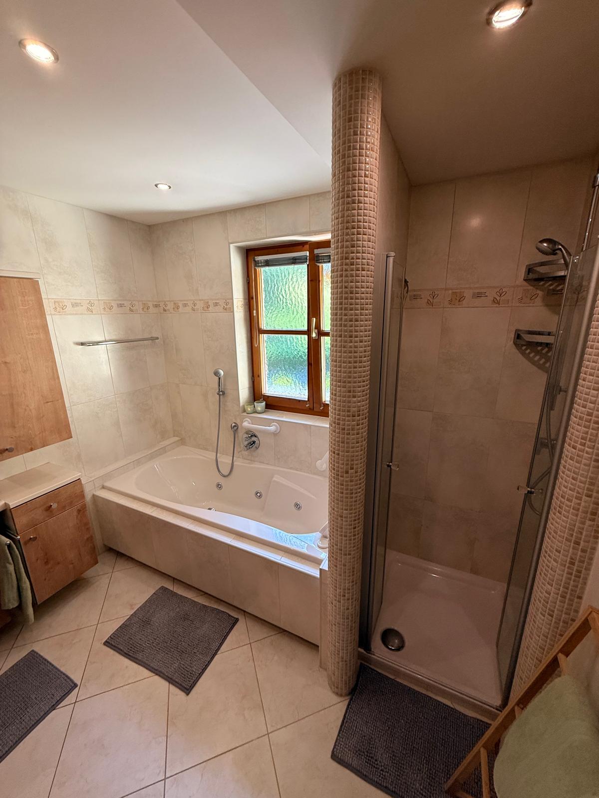 Bad & Dusche