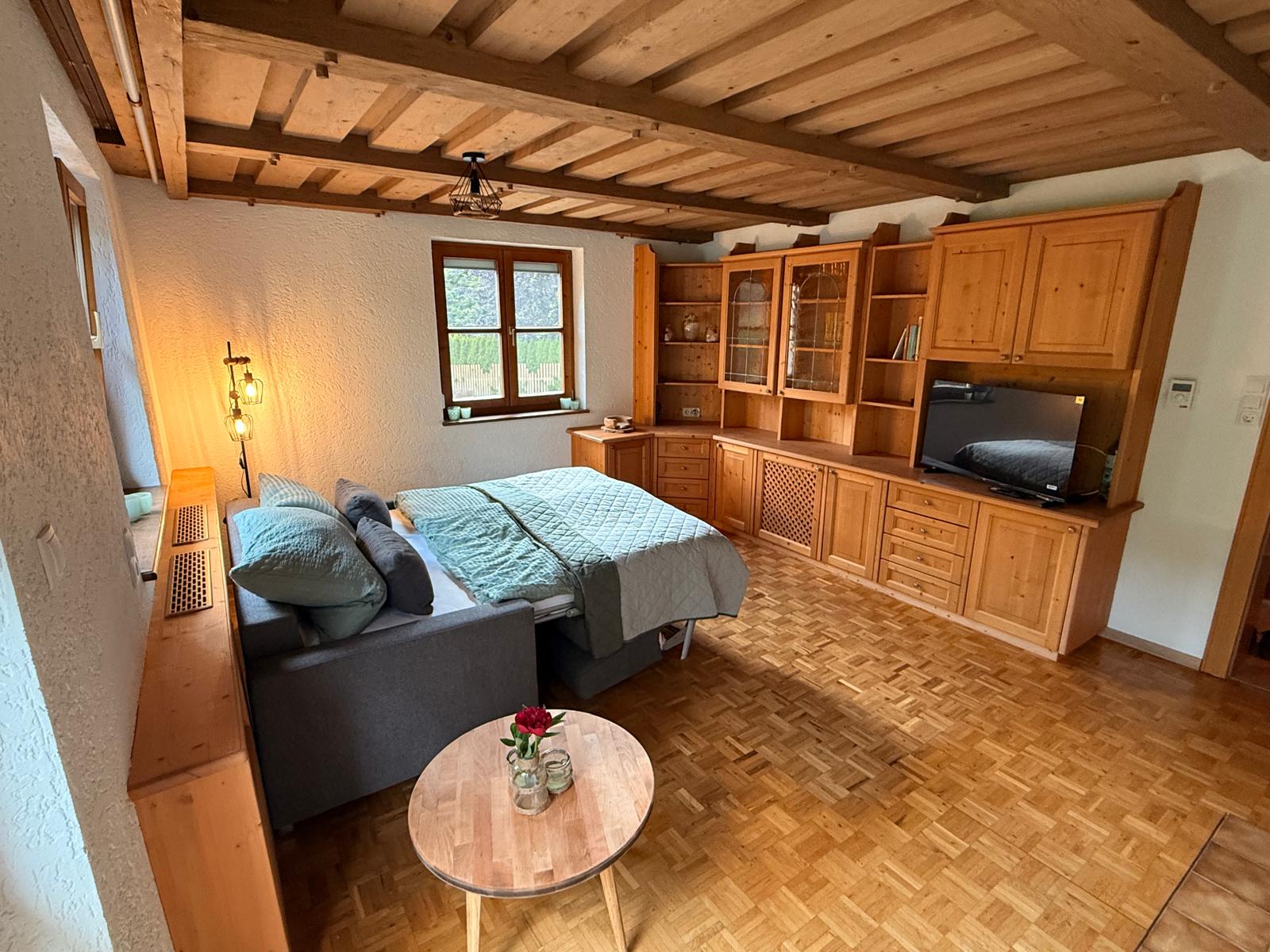Wohnzimmer mit Esstisch